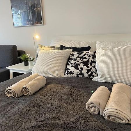 Charming Apartment Near City Center Відень Екстер'єр фото