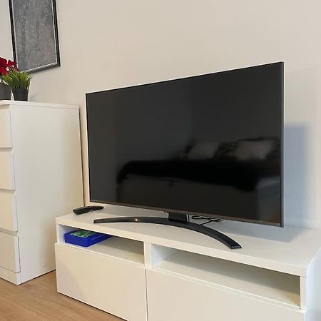 Charming Apartment Near City Center Відень Екстер'єр фото